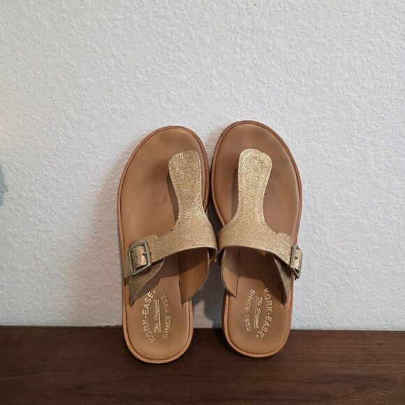 KorkEase Metallic Gold Thong Sandal Sz 8 - Picture 1 of 4